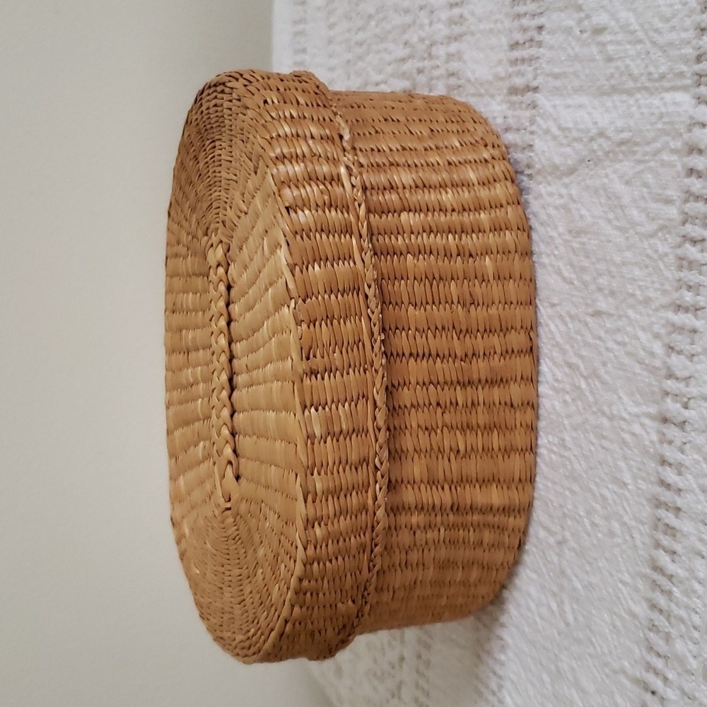 Vintage Lidded Oval Sweetgrass Trinket Basket Box, nesting basket